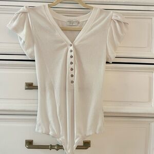 White bodysuit with ruffle sleeve size small